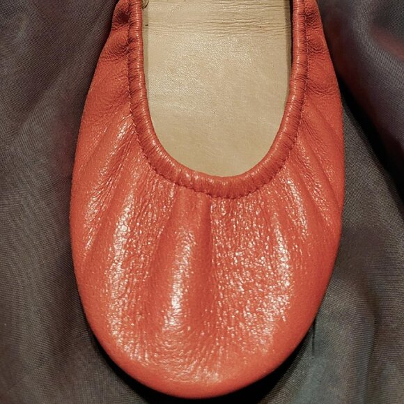 NWOB TIEKS by Gavrieli Poppy Orange Coral Leather Ballet Flats - Picture 4 of 5